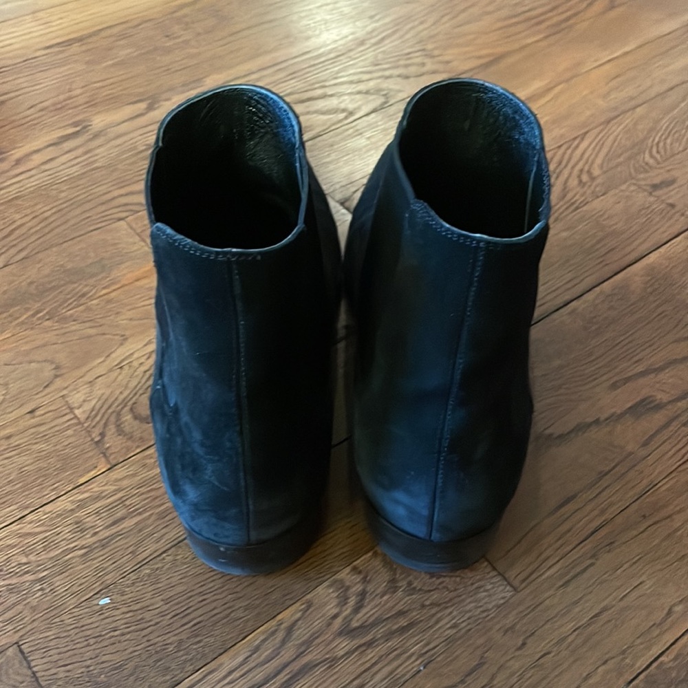 Men’s Saint Laurent Wyatt Chelsea Boot in Suede Black - Picture 4 of 4